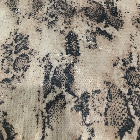 Bebé snake print sequin skirt - Picture 3 of 3